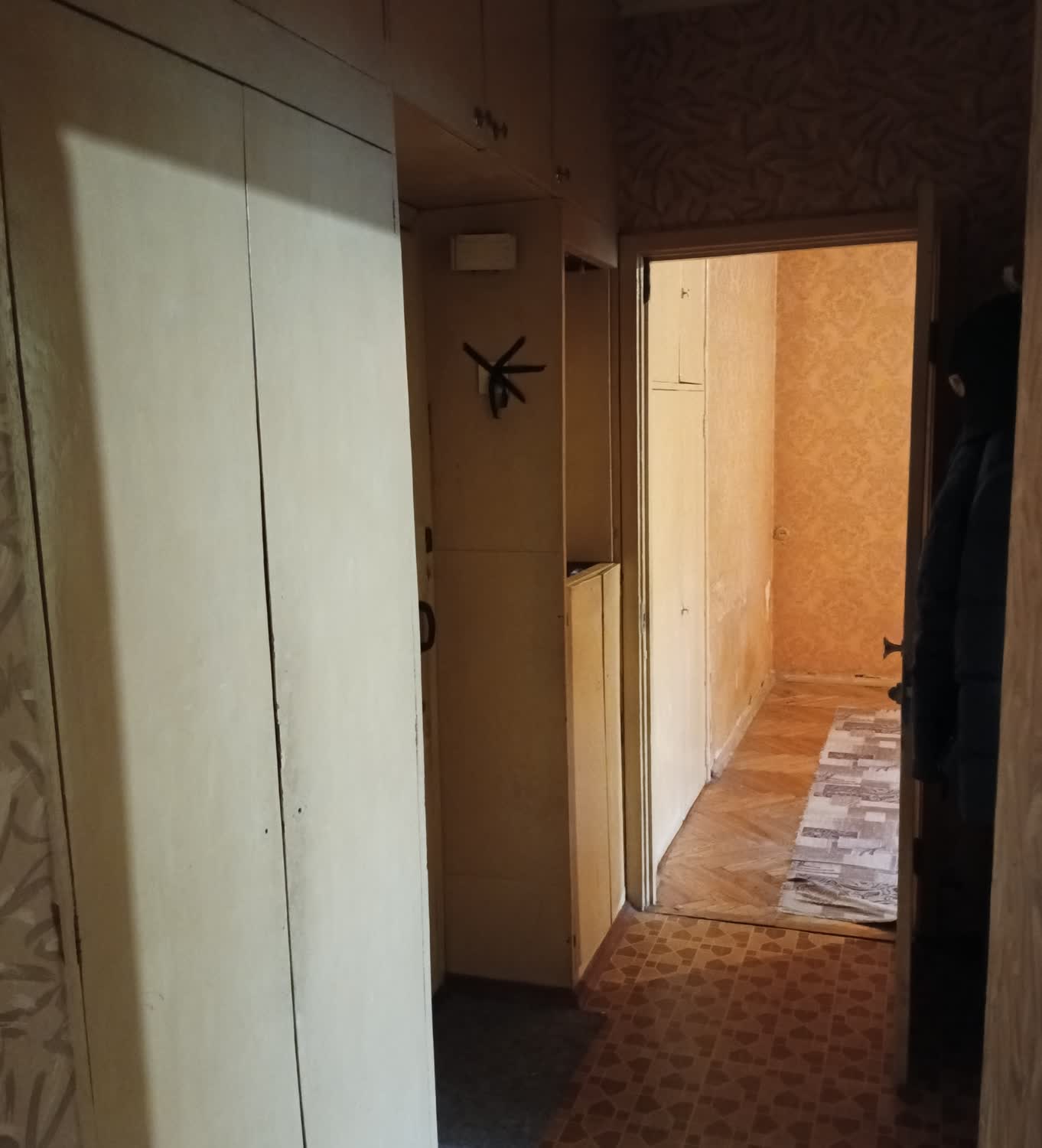 Прихожая в квартире — до работ